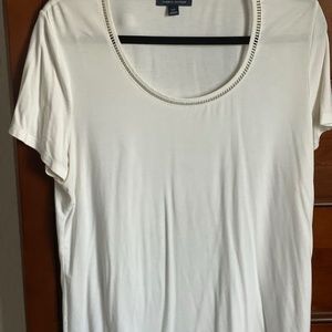 Tommy Hilfiger tee shirt with great neckline detailing